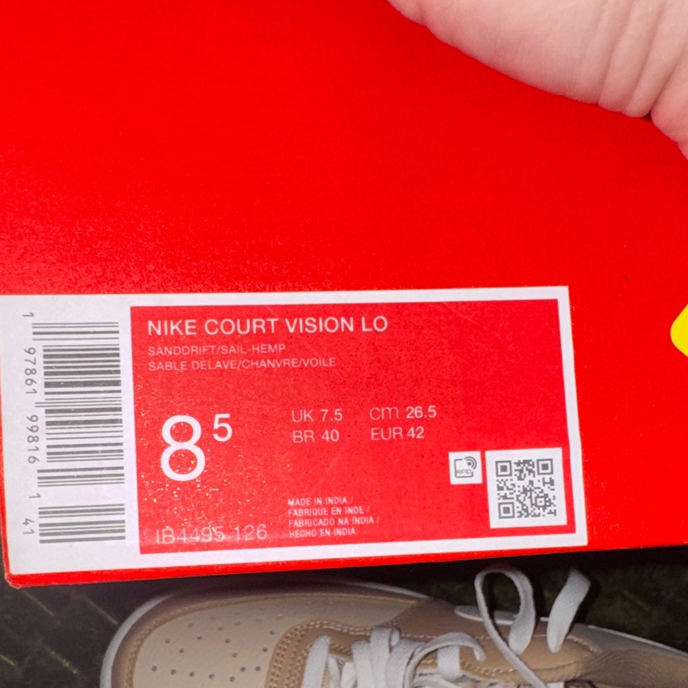 NWT - Nike Sanddrift Women's Size 8.5 - Picture 2 of 6